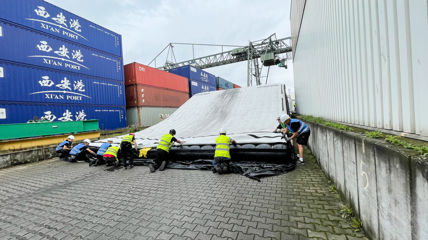 Landing Ramp Set-Up - Duisburg Rhenus Logistic