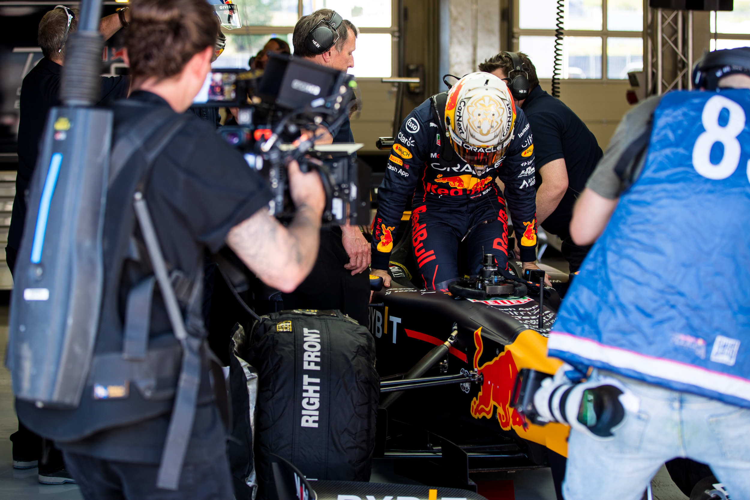 Max entering the car - Max Verstappen & Fabio Wibmer - Formula One - Seater Project - Red Bull Ring 2022