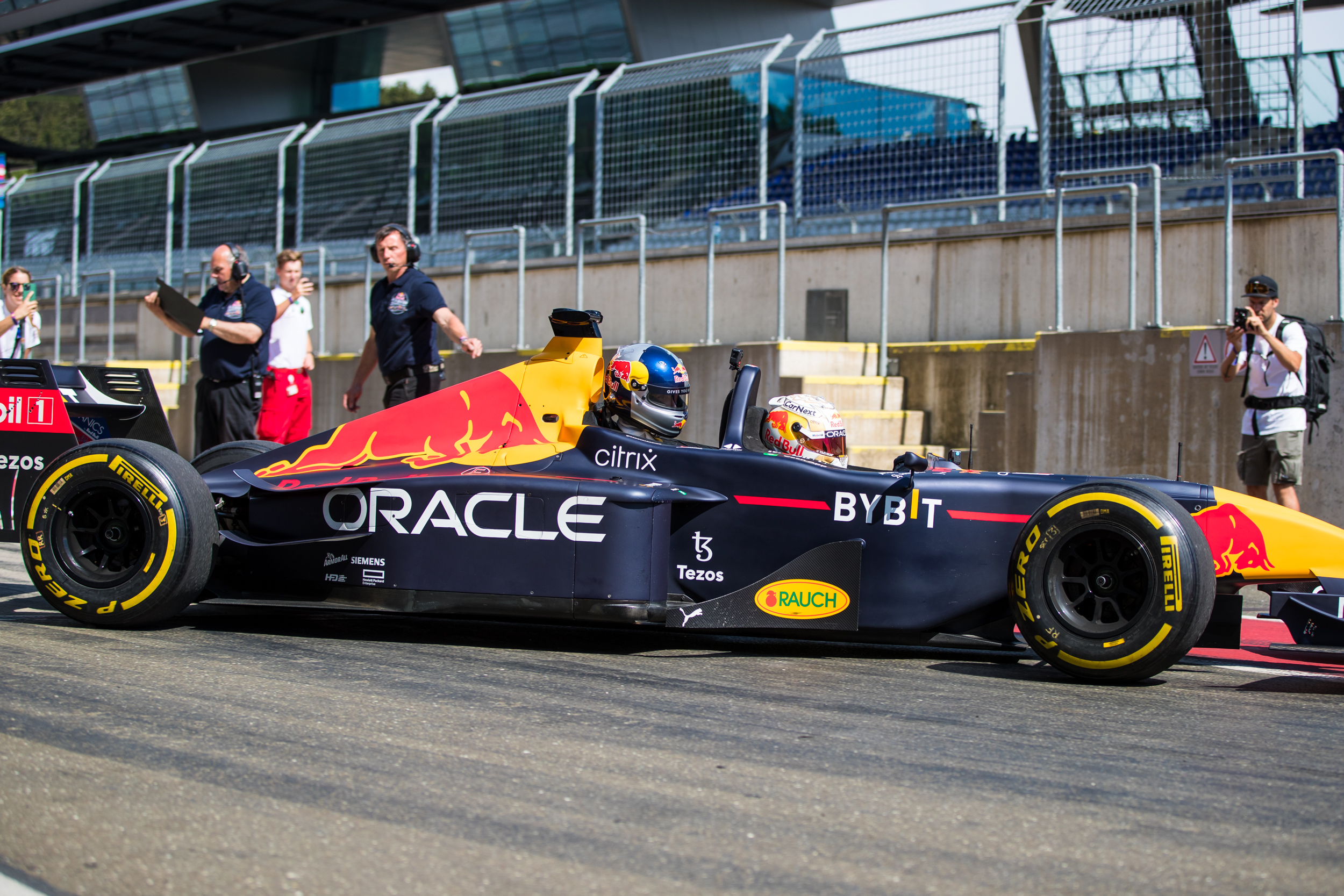 Leaving the garage - Max Verstappen & Fabio Wibmer - Formula One - Seater Project - Red Bull Ring 2022