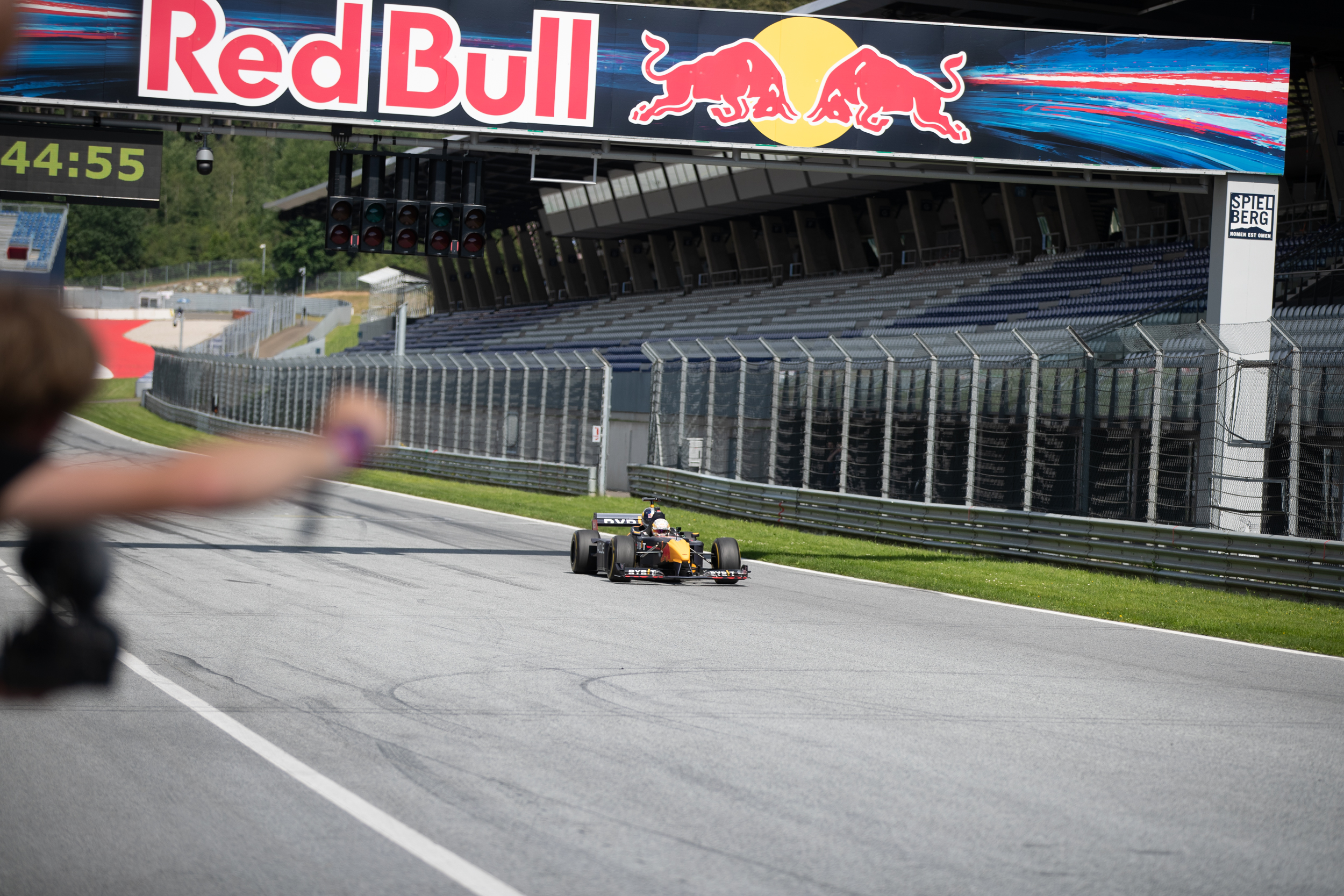 Final straight - Max Verstappen & Fabio Wibmer - Formula One - Seater Project - Red Bull Ring 2022