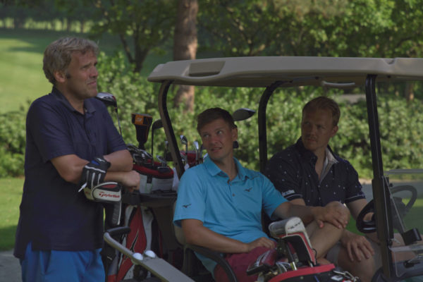 INSIDE_SGF_S1_E5_Golfbattle_MannschaftsarztTorstenAhnsel_LasseSvan_Anders Zacharissen